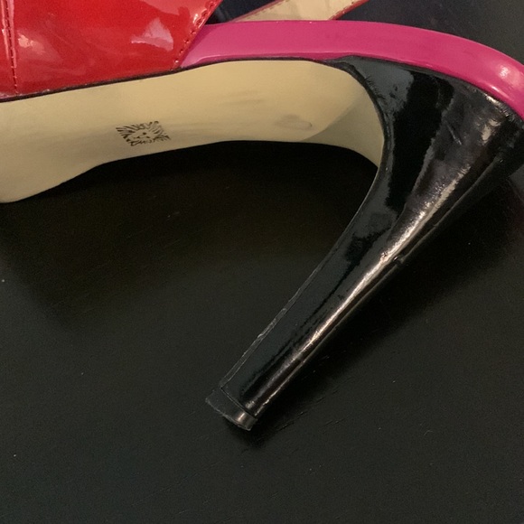 Anne Klein Red, Pink & Black Patent Leather Peep toe sling back pumps black bow - Picture 8 of 10